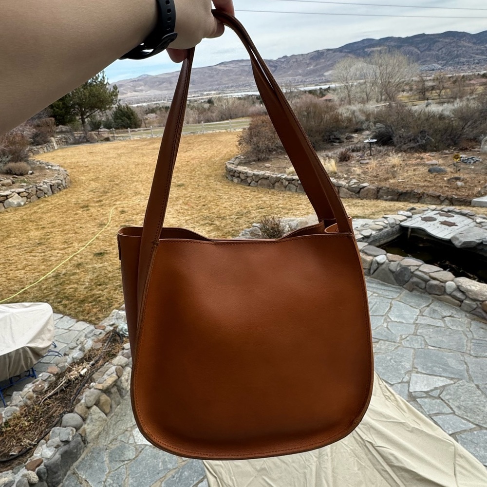 Madewell Sydney Shoulder Bag - Burnished Caramel